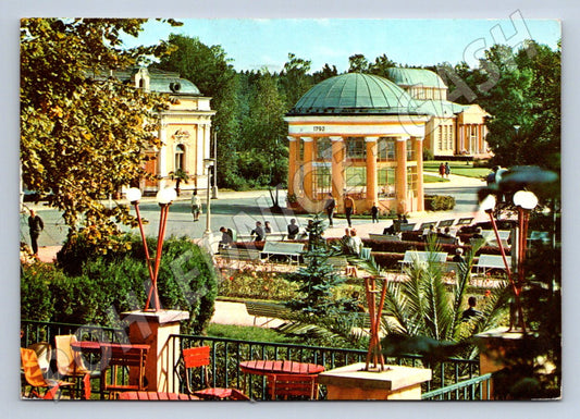 Pohlednice Františkovy Lázně Náměstí Míru s kolonádou (P1535)