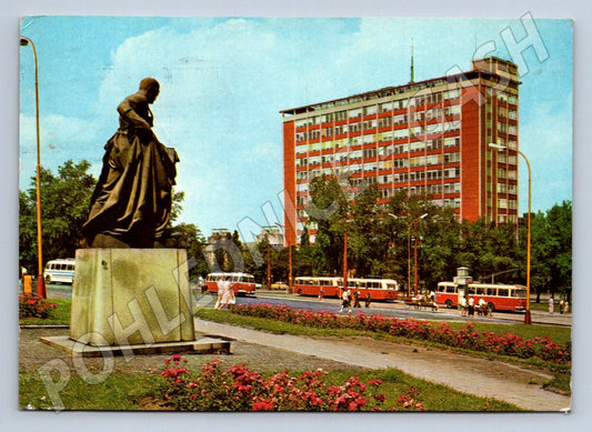 Pohlednice Gottwaldov Náměstí Práce administrativní budova Svit(P1538)