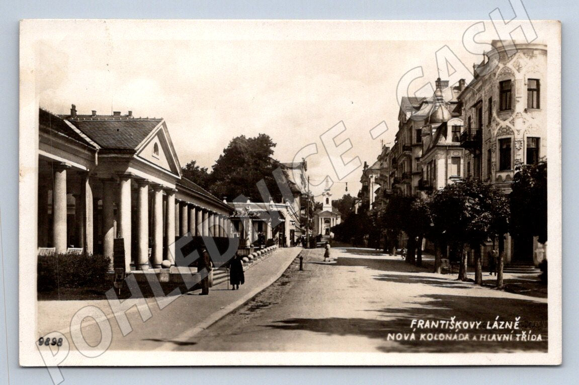 Pohlednice Františkovy Lázně Nová kolonáda a Hlavní třída 1933 (P1581)