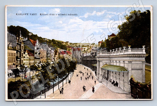 Pohlednice Karlovy Vary Křížová třída a Mlýnská kolonáda (P1629)