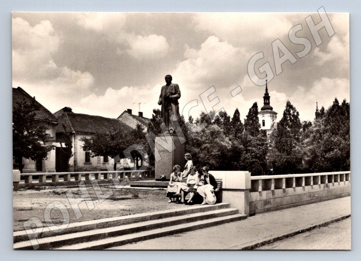 Pohlednice Vyškov Dědice nám Svobody pomník K Gottwalda (P2061)