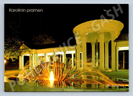 Pohlednice Mariánské Lázně Karolinin pramen kolonáda noční (P2271)