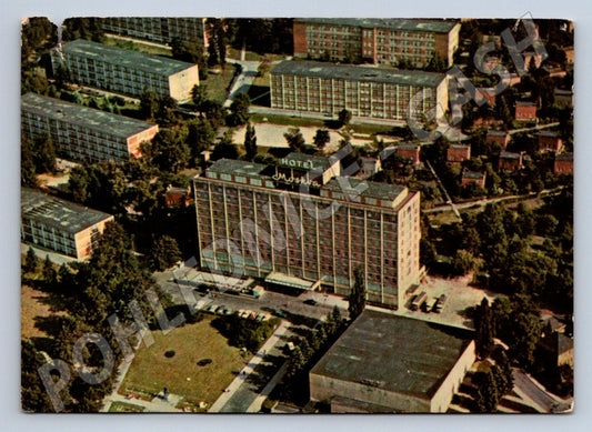 Pohlednice Gottwaldov hotel Moskva a okolí letecký pohled (P2541)