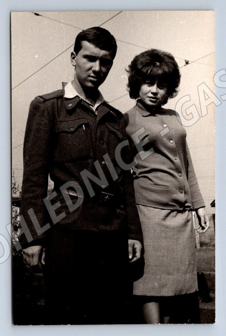 Stará fotografie pár, muž v uniformě (P2743)