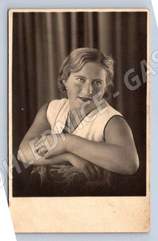 Stará fotografie portrét ženy 1931 (P2750)