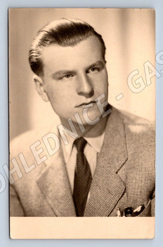 Stará fotografie portrét muže v saku (P2790)