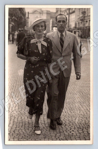 Stará fotografie Praha pár ateliér V. Mráz (P2811)