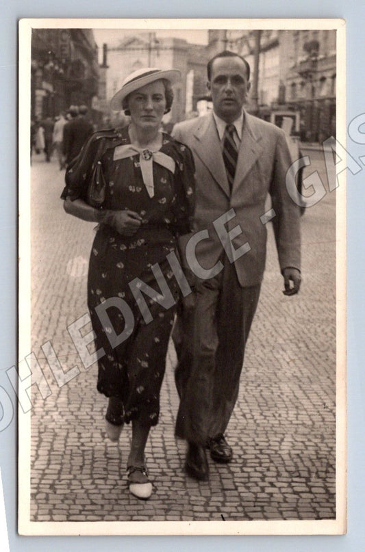 Stará fotografie Praha pár ateliér V. Mráz (P2811)