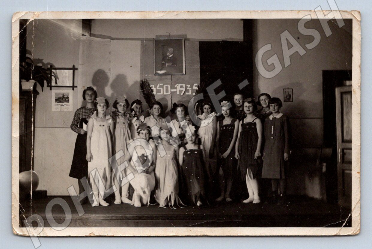 Stará fotografie České hvězdičky v kostýmech 1935 (P2816)