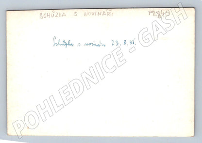 Stará fotografie schůzka s novináři 1946 (P2840)