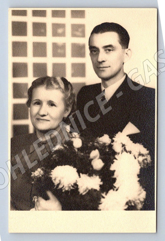 Stará fotografie svatební pár manželé Nešvedovi 1944 (P2850)
