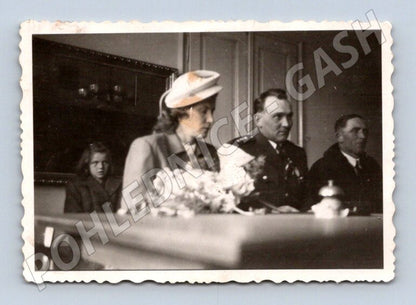 Stará fotografie svatební pár u stolu 1949 (P2872)