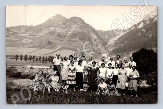Stará fotografie skupina lidí v horské krajině (P2878)