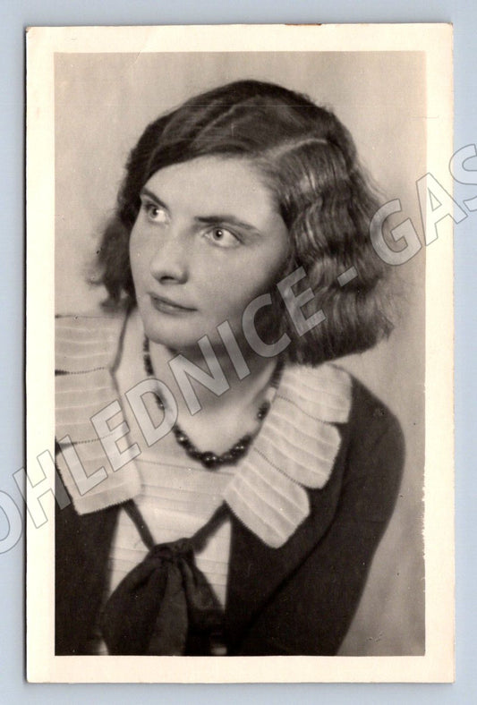 Stará fotografie portrét ženy (P2912)