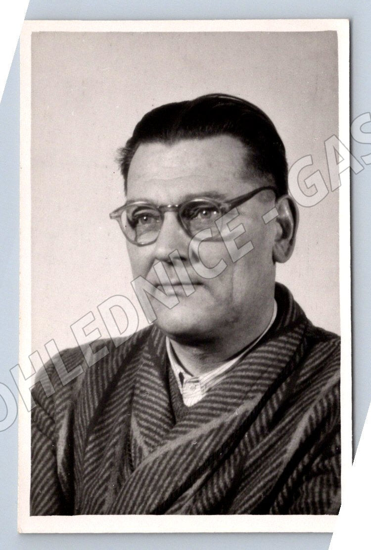 Stará fotografie muže s brýlemi 1950 (P2949)