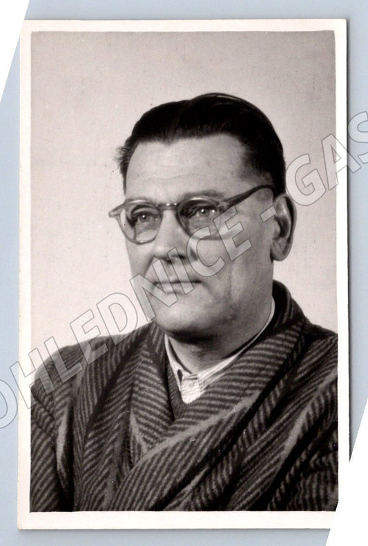 Stará fotografie muže s brýlemi 1950 (P2949)