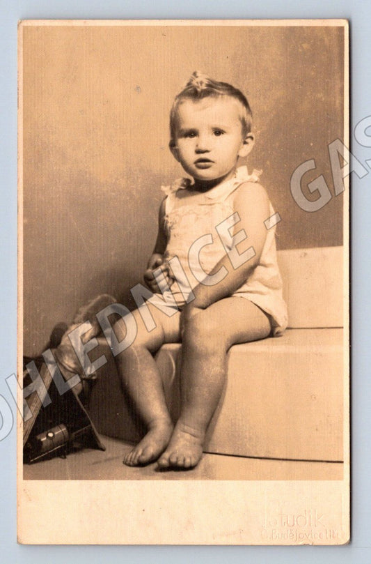 Pohlednice portrét malého dítěte (P2954)