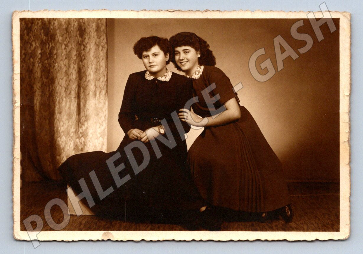 Stará fotografie Ivanovice n H. dvě ženy (P2966)