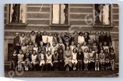 Pohlednice skupina školních dívek (P2971)