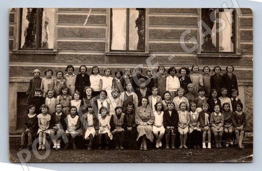 Pohlednice skupina školních dívek (P2971)