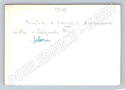 Schůzka žurnalistiky stará fotografie muži v sále listopad 1945(P2978)