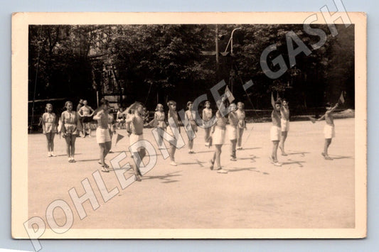 Stará fotografie cvičenci venku 1947 (P2980)