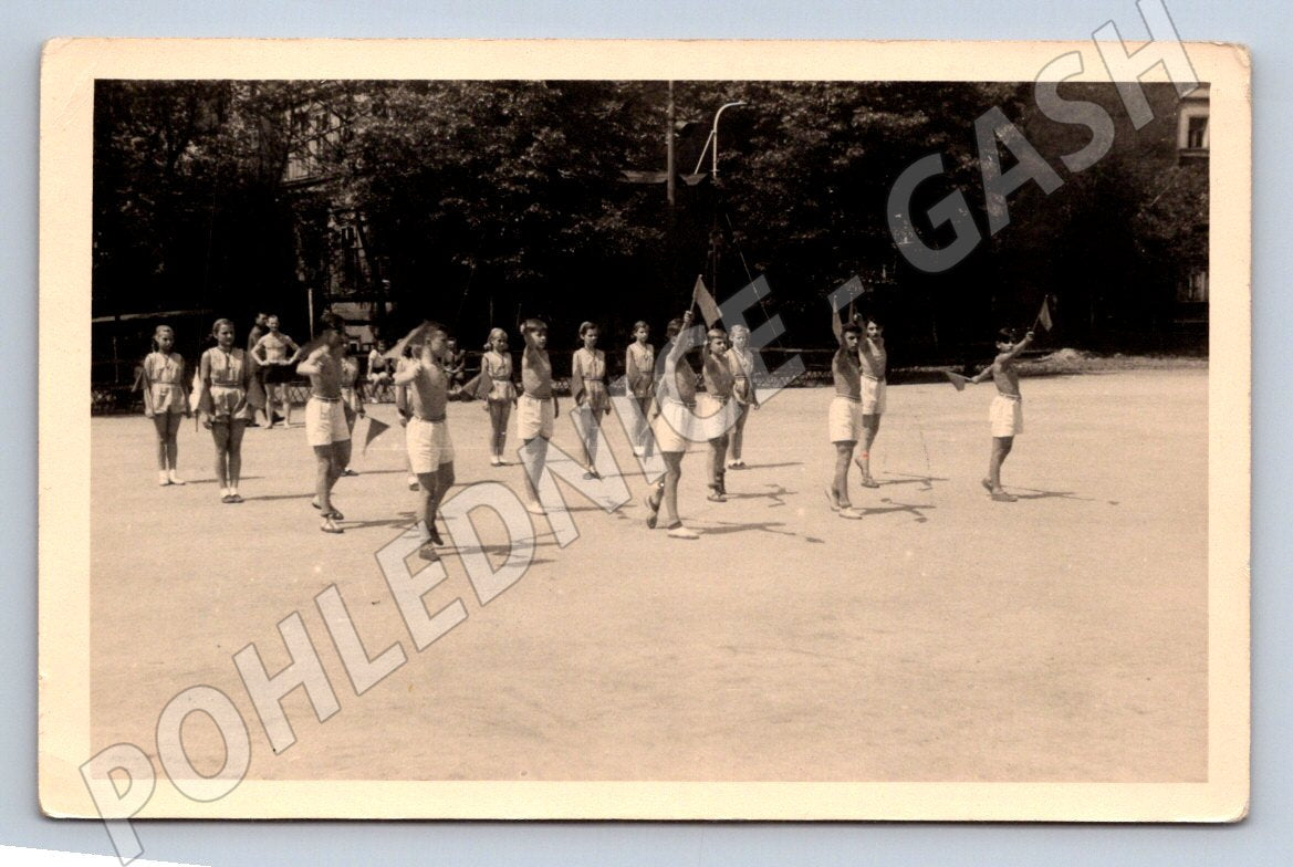 Stará fotografie tělesné cvičení vystoupení 1947 (P2982)