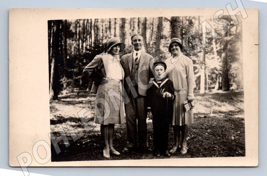 Pohlednice skupina rodina les (P3000)