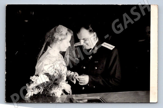 Stará fotografie Praha svatební pár v uniformě 1957 (P3027)
