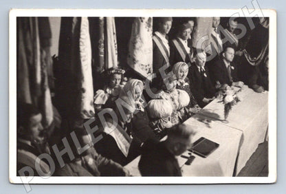 Stará fotografie skupina lidí slavnostní událost (P3041)