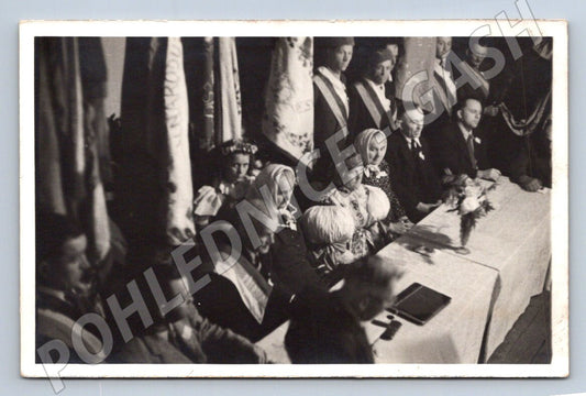 Stará fotografie skupina lidí slavnostní událost (P3043)