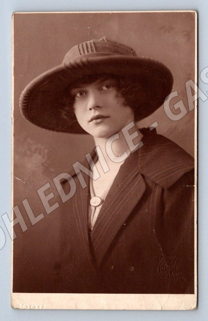 Pohlednice žena v klobouku 1928 (P3082)