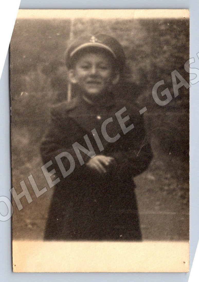Stará fotografie chlapec v čepici (P3095)