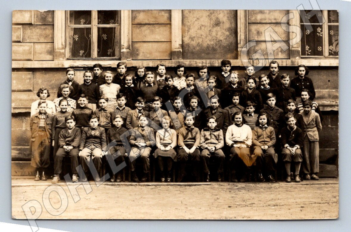 Stará fotografie skupina školáků (P3127)