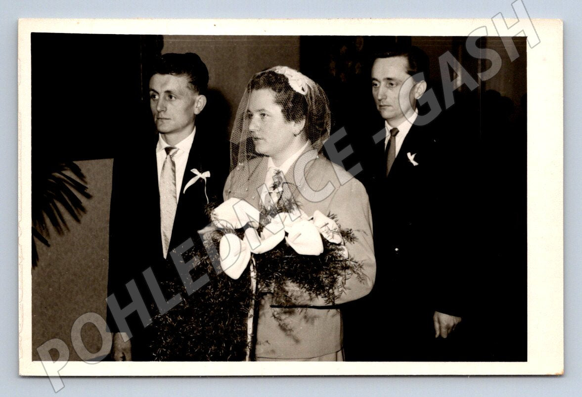 Stará fotografie svatební pár s mužem (P3143)