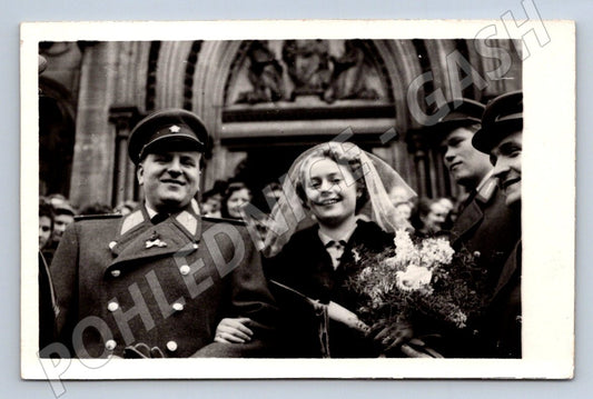 Stará fotografie Praha svatební pár uniforma (P3154)