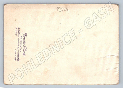 Pohlednice smějící se muž s cigaretou 1955 (P3226)
