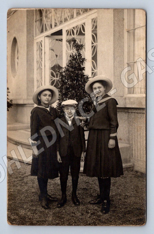 Pohlednice Poděbrady děti v kloboucích (P3243)