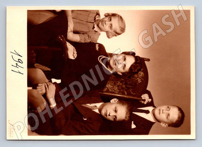 Pohlednice Praha rodinný portrét 1941 (P3248)