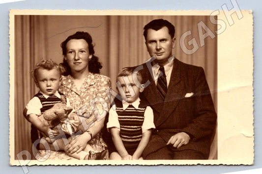 Stará fotografie Uhrineves rodinný portrét (P3277)