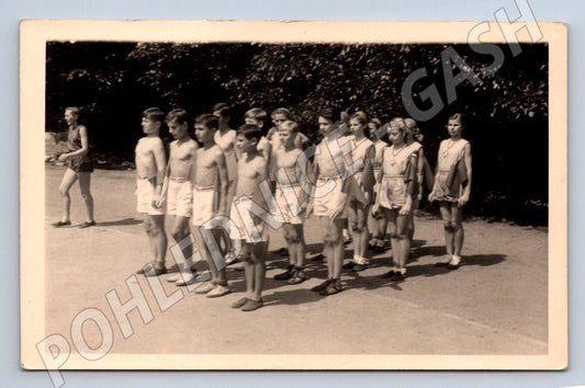 Pohlednice Veřejné cvičení americká prostná 1947 (P3279)
