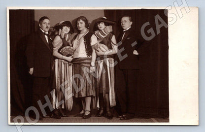 Pohlednice skupinová fotografie kostýmy (P3311)