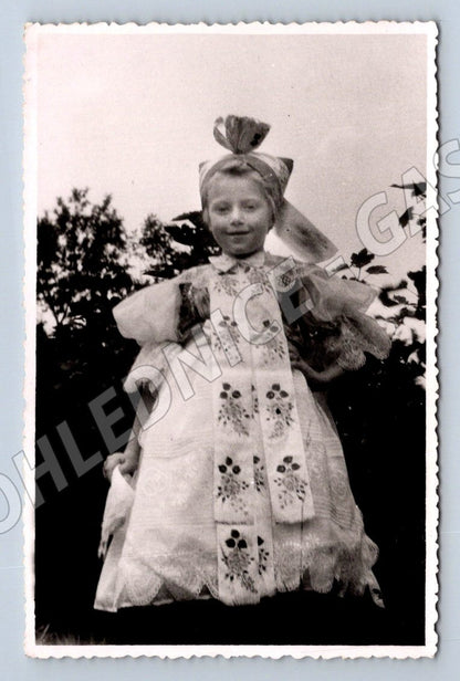 Stará fotografie dívka v kroji (P3367)