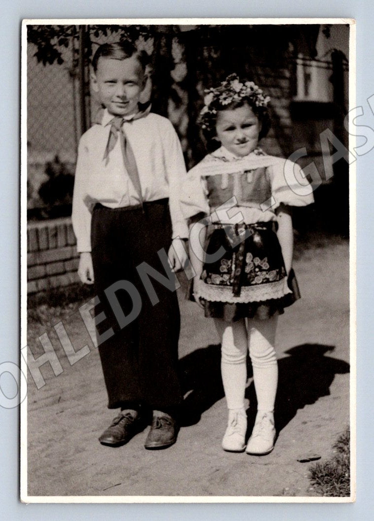 Stará fotografie děti v kroji (P3375)