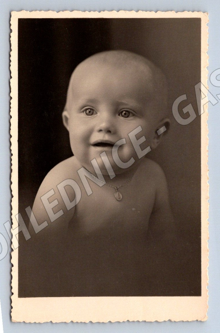 Stará fotografie Pelhřimov dítě ateliér Šechtl (P3384)