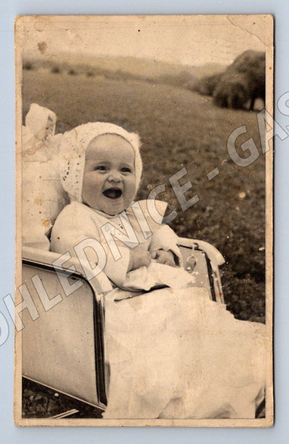 Pohlednice dítě v kočárku 1936 (P3405)