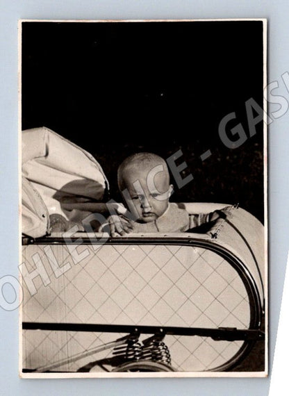 Stará fotografie miminko v kočárku (P3407)