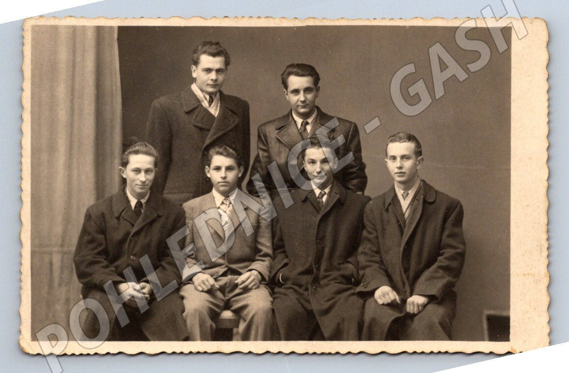 Stará fotografie učedníci z Vidoovic 1952 (P3440)