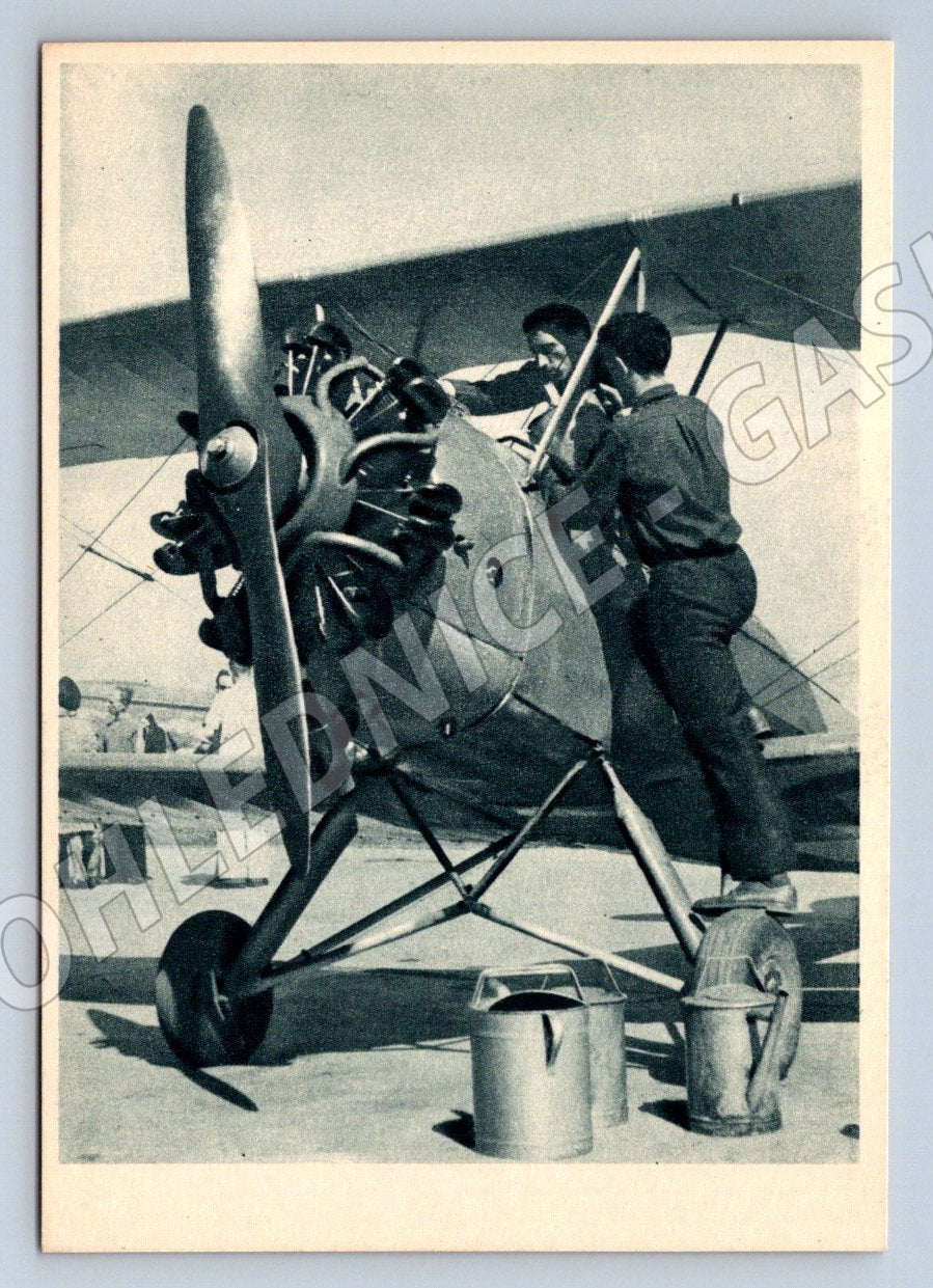 Pohlednice letadlo doplňování paliva Aeroklub (P3485)