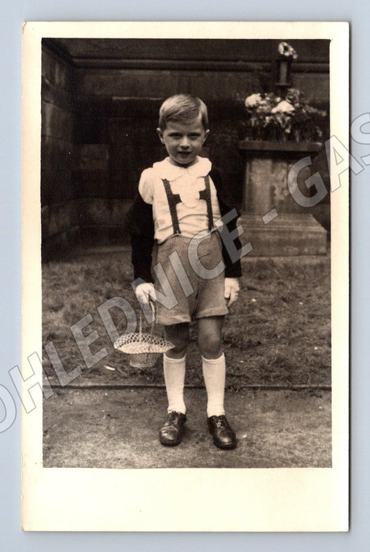 Stará fotografie chlapec s hračkou (P3789)